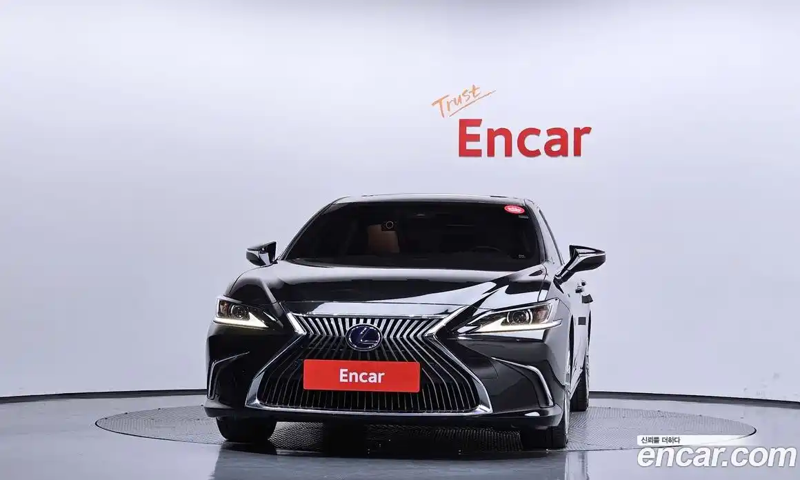Lexus ES 2018 2.5 гидро в Москве № 1837962, фото 3