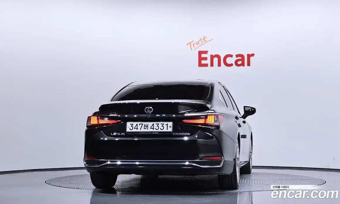 Lexus ES 2018 2.5 гидро в Москве № 1837962, фото 4