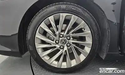Lexus ES 2018 2.5 гидро в Москве № 1837962, миниатюра 5