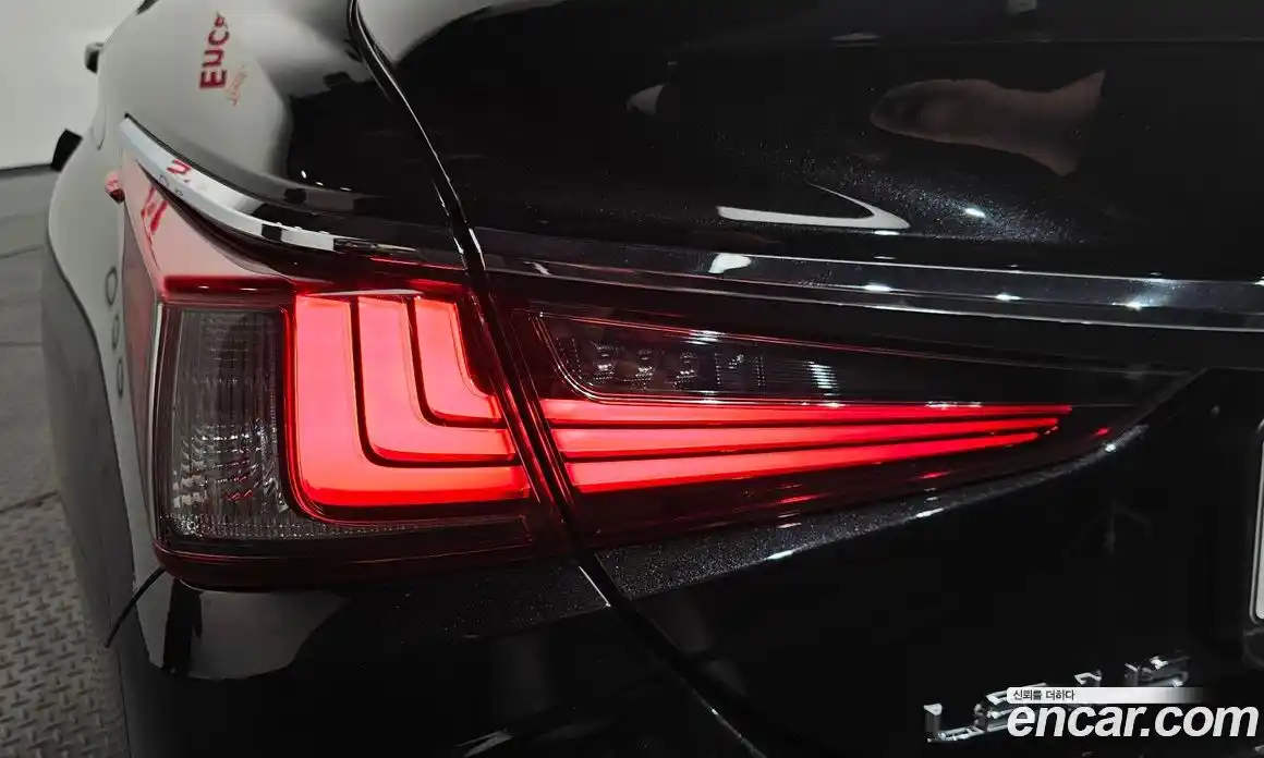 Lexus ES 2018 2.5 гидро в Москве № 1837962, фото 9
