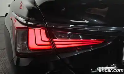 Lexus ES 2018 2.5 гидро в Москве № 1837962, миниатюра 9