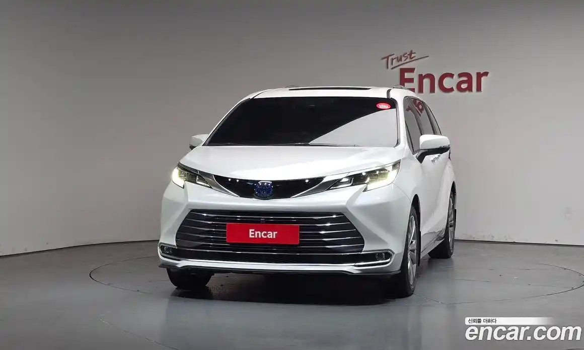 Toyota Sienna 2025 2.5 гидро в Москве № 1838472, фото 3