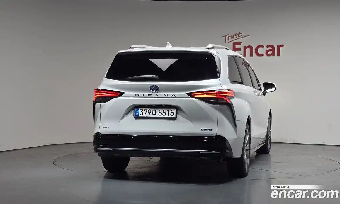 Toyota Sienna 2025 2.5 гидро в Москве № 1838472, фото 4