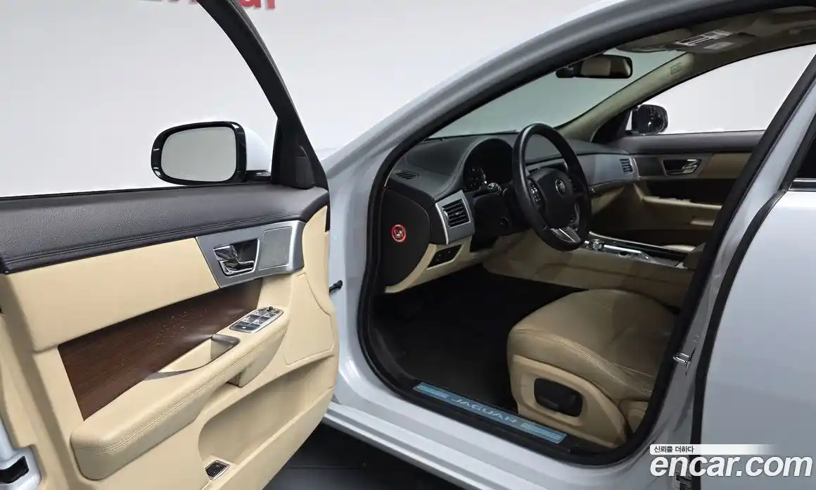 Jaguar XF 2015 2.2 гидро в Москве № 1840461, фото 13