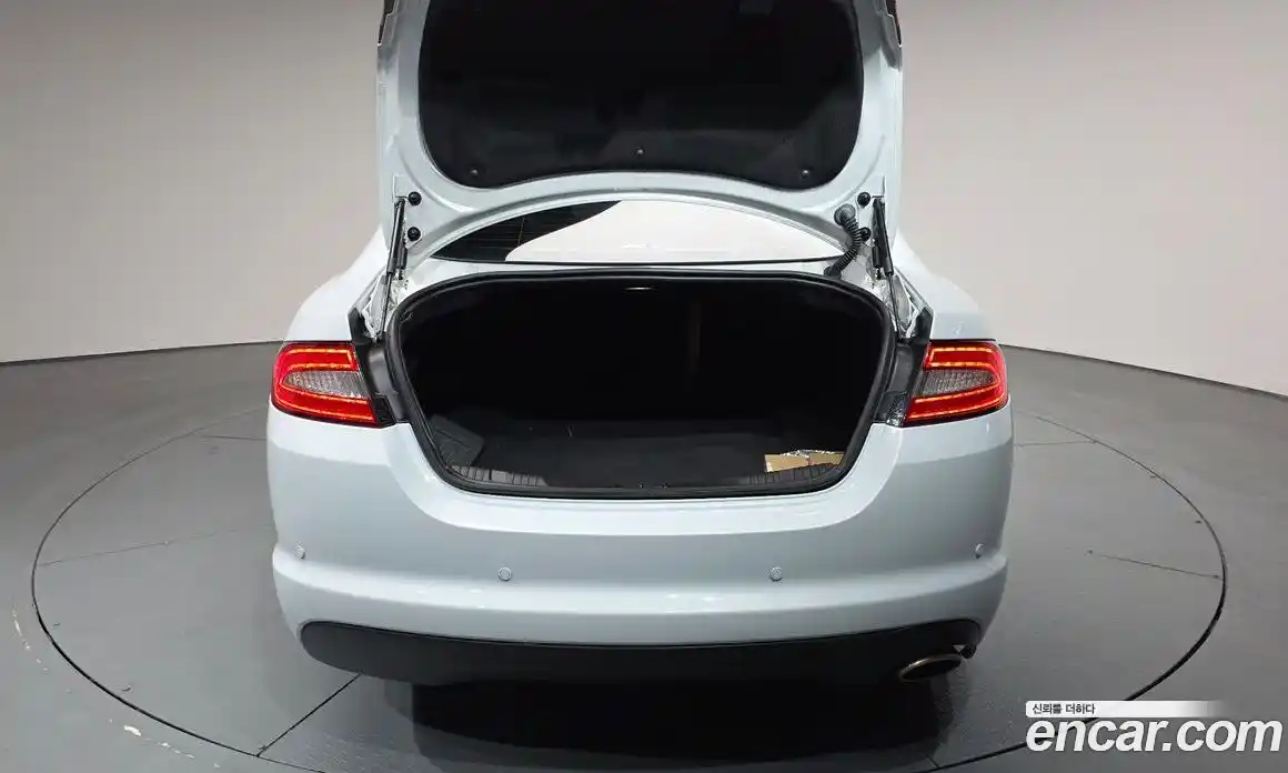 Jaguar XF 2015 2.2 гидро в Москве № 1840461, фото 26