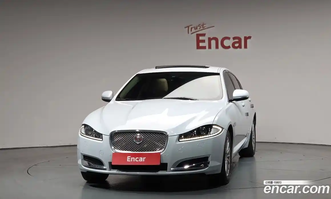 Jaguar XF 2015 2.2 гидро в Москве № 1840461, фото 3