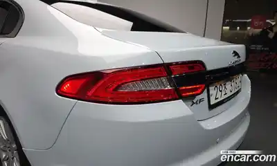 Jaguar XF 2015 2.2 гидро в Москве № 1840461, миниатюра 9