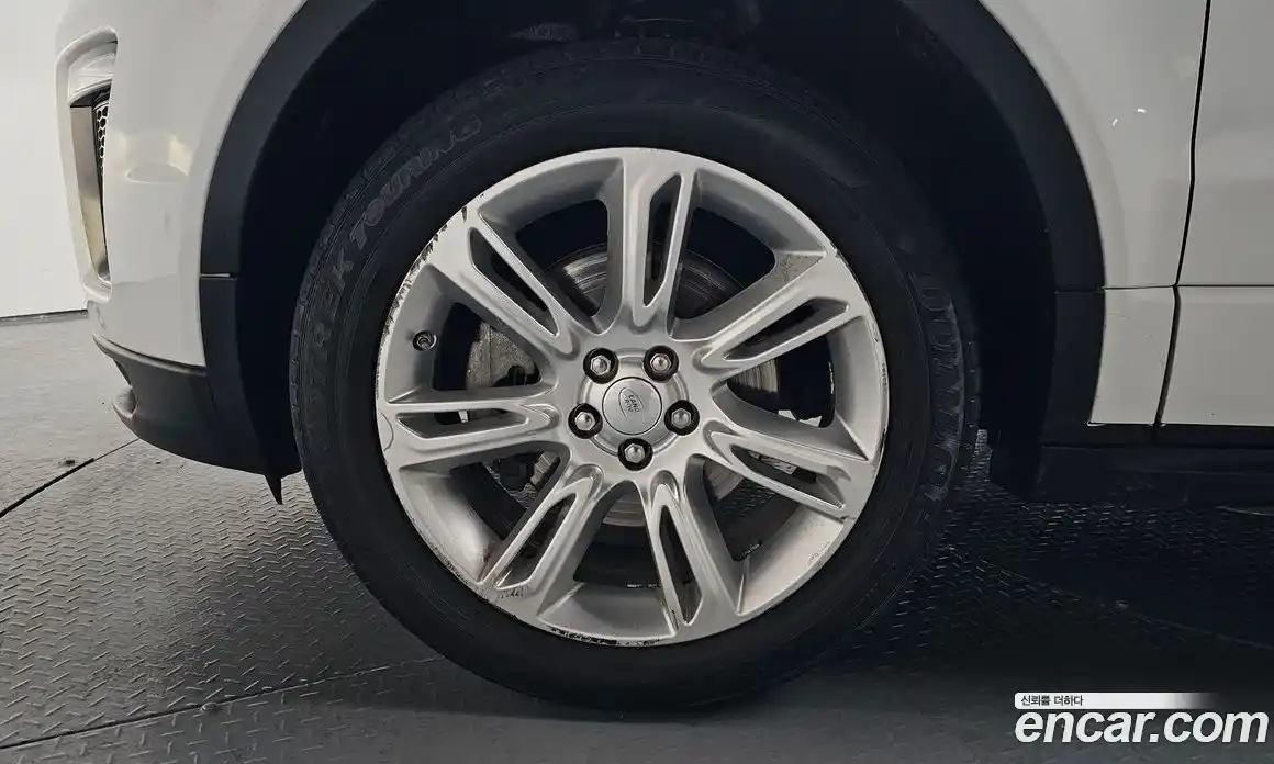Land Rover Range-Rover Evoque 2018 2.0 гидро в Москве № 1349528, фото 4