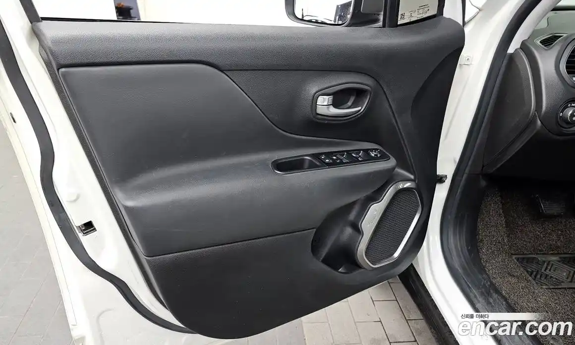 Jeep Renegade 2020 1.6 гидро в Москве № 1350555, фото 14