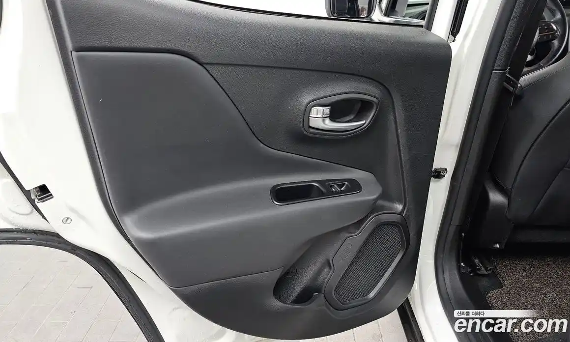 Jeep Renegade 2020 1.6 гидро в Москве № 1350555, фото 15