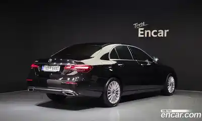 Mercedes-Benz E-Class 2021 2.0 гидро в Москве № 1403917, миниатюра 2