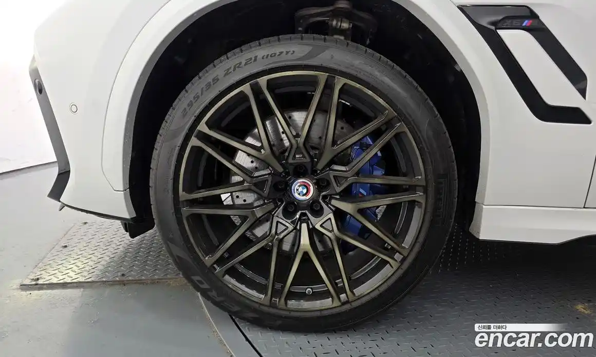 BMW X6M 2023 4.4 гидро в Москве № 1418962, фото 5