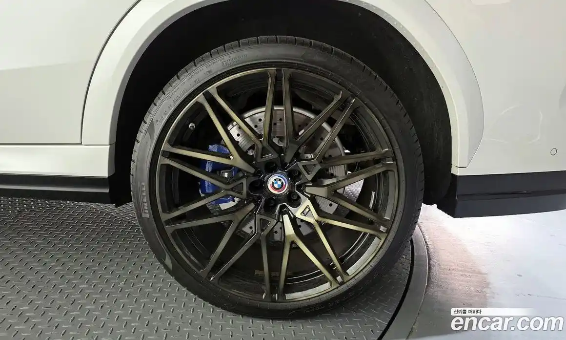 BMW X6M 2023 4.4 гидро в Москве № 1418962, фото 7