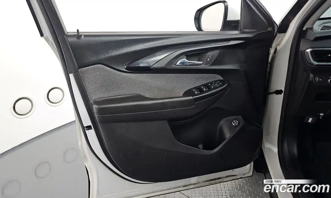 Chevrolet TrailBlazer 2022 1.3 гидро в Москве, фото 14