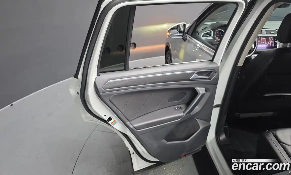 Volkswagen Tiguan 2020 2.0 гидро в Москве № 1424099, фото 15