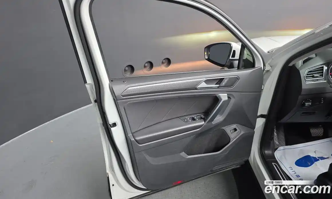 Volkswagen Tiguan 2020 2.0 гидро в Москве № 1424099, фото 31