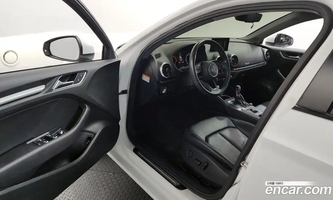 Audi A3 2018 2.0 гидро в Москве № 1546127, фото 13