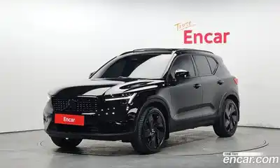 Volvo XC40, 2025