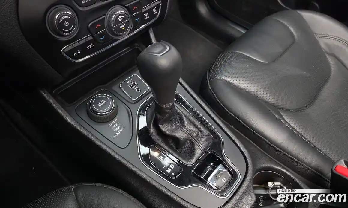 Jeep Cherokee 2020 2.4 гидро в Москве № 1549850, фото 12
