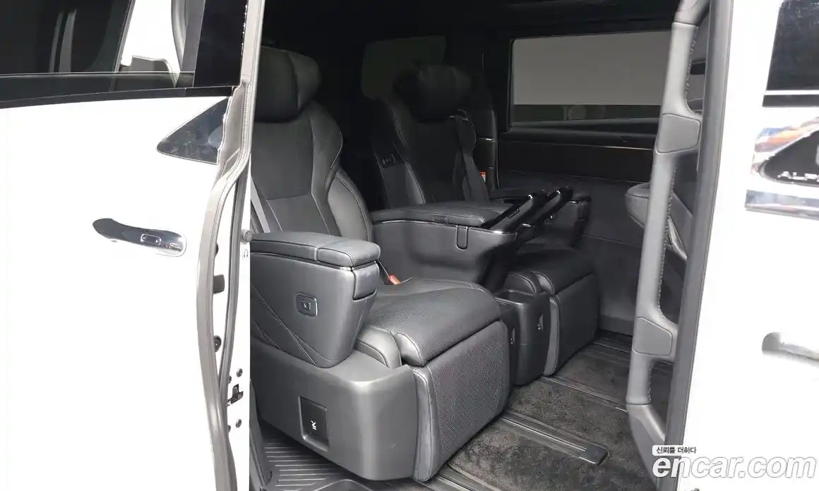 Toyota Alphard 2024 2.5 гидро в Москве № 1550018, фото 18
