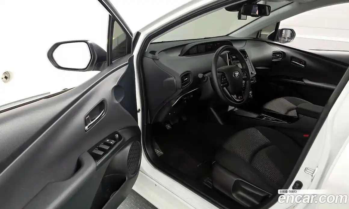 Toyota Prius 2021 1.8 гидро в Москве № 1550061, фото 13