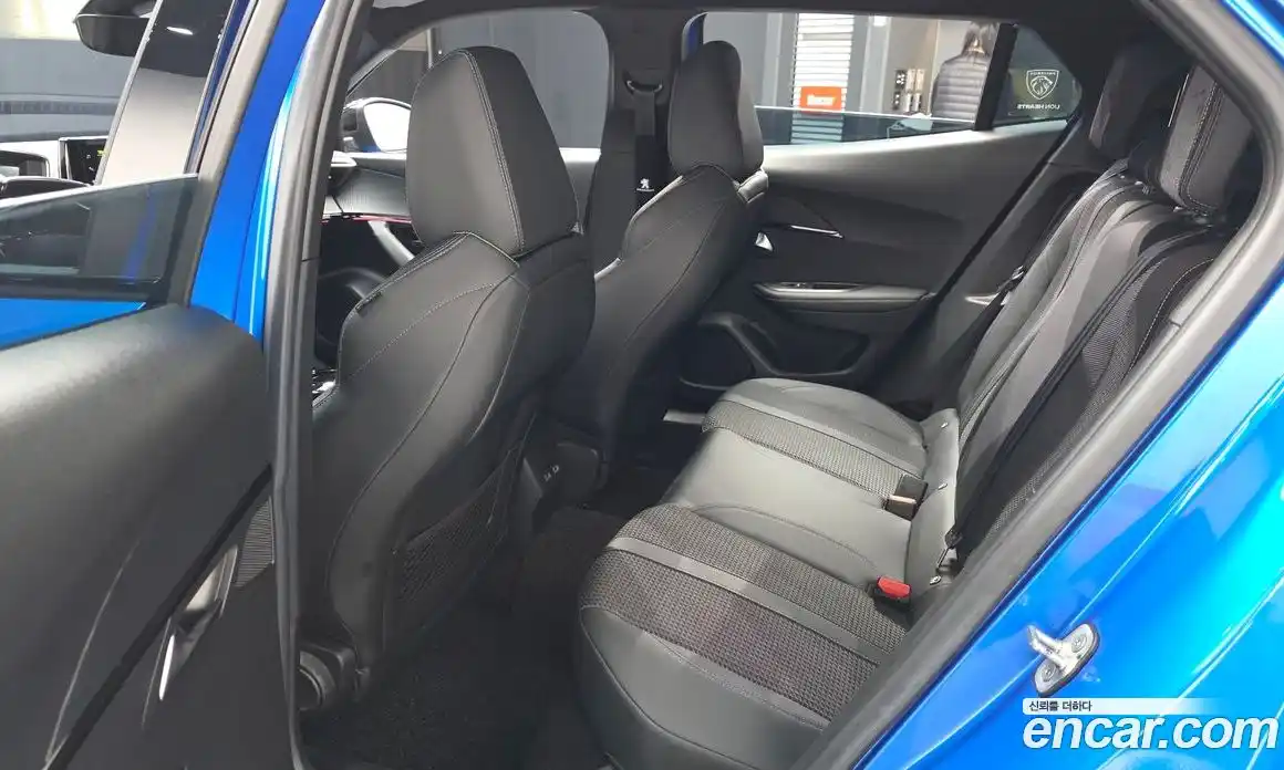 Peugeot 2008 2022 0.1 гидро в Москве, фото 16