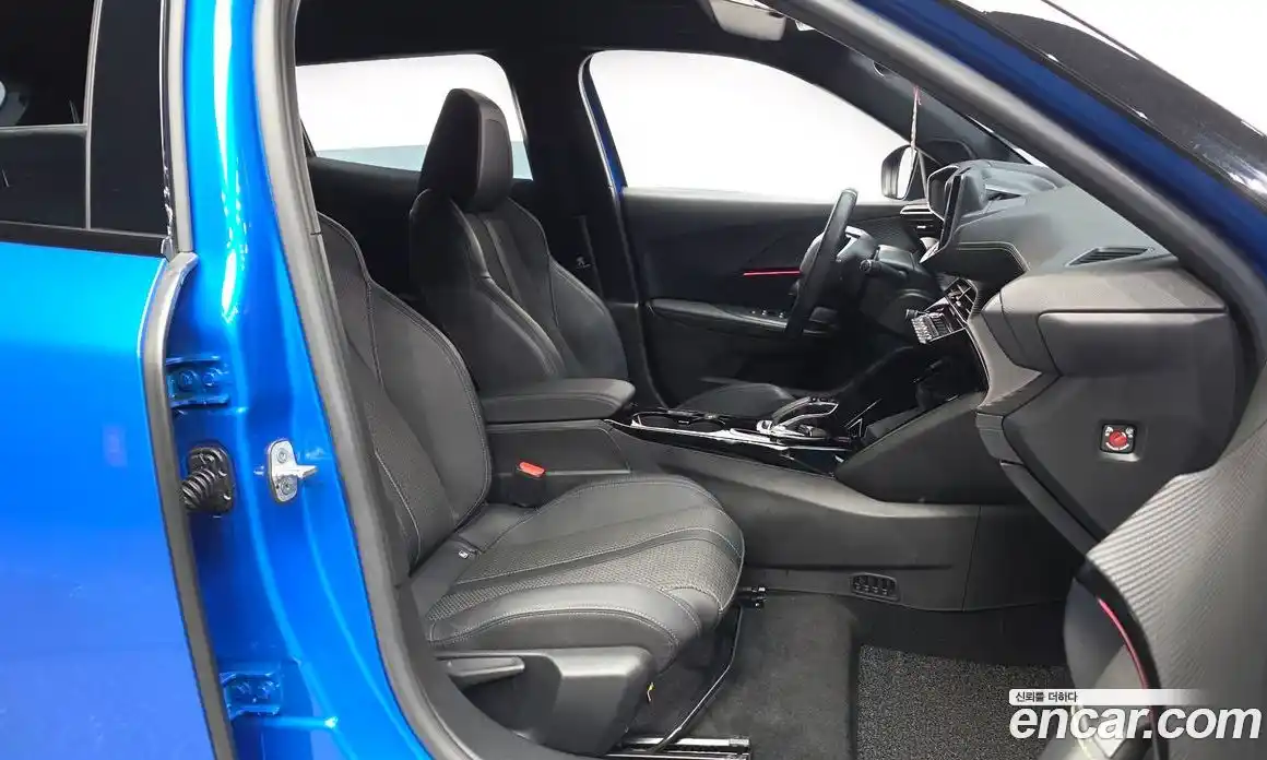 Peugeot 2008 2022 0.1 гидро в Москве, фото 17