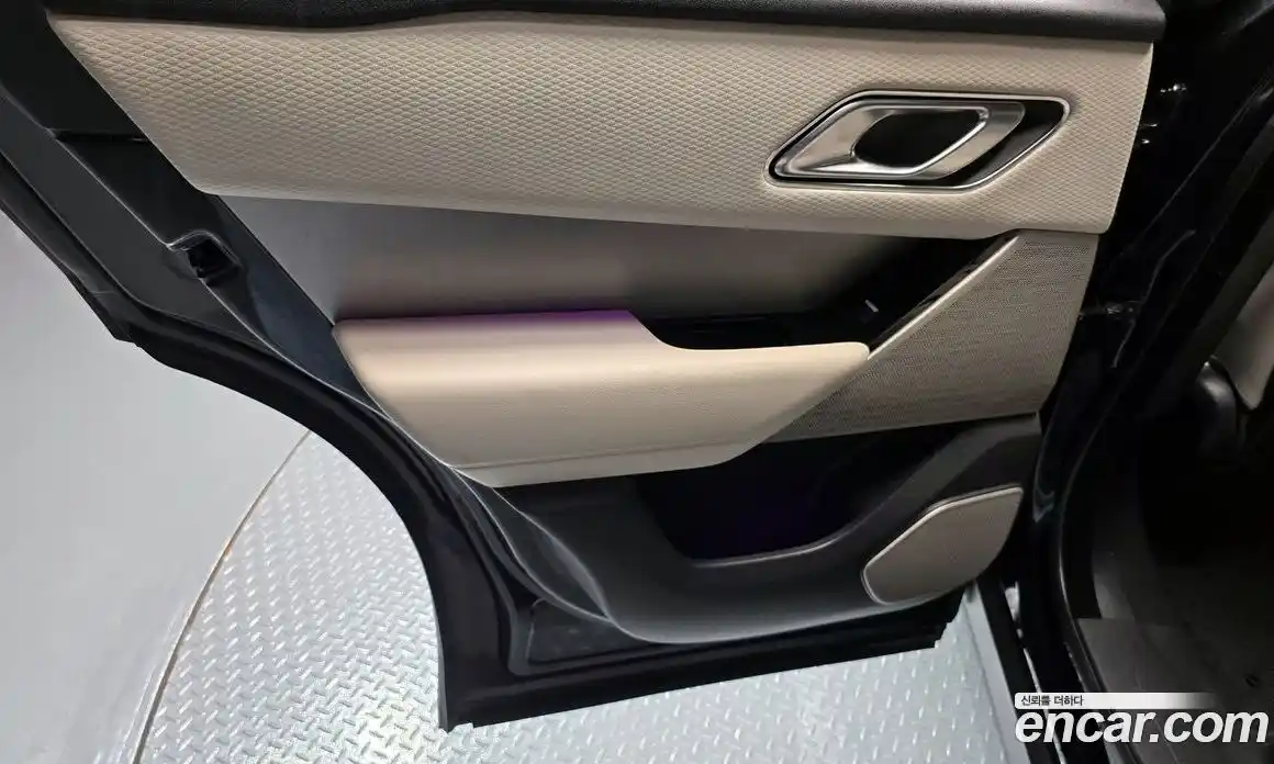 Land Rover Range-Rover Velar 2019 3.0 гидро в Москве № 1619654, фото 15