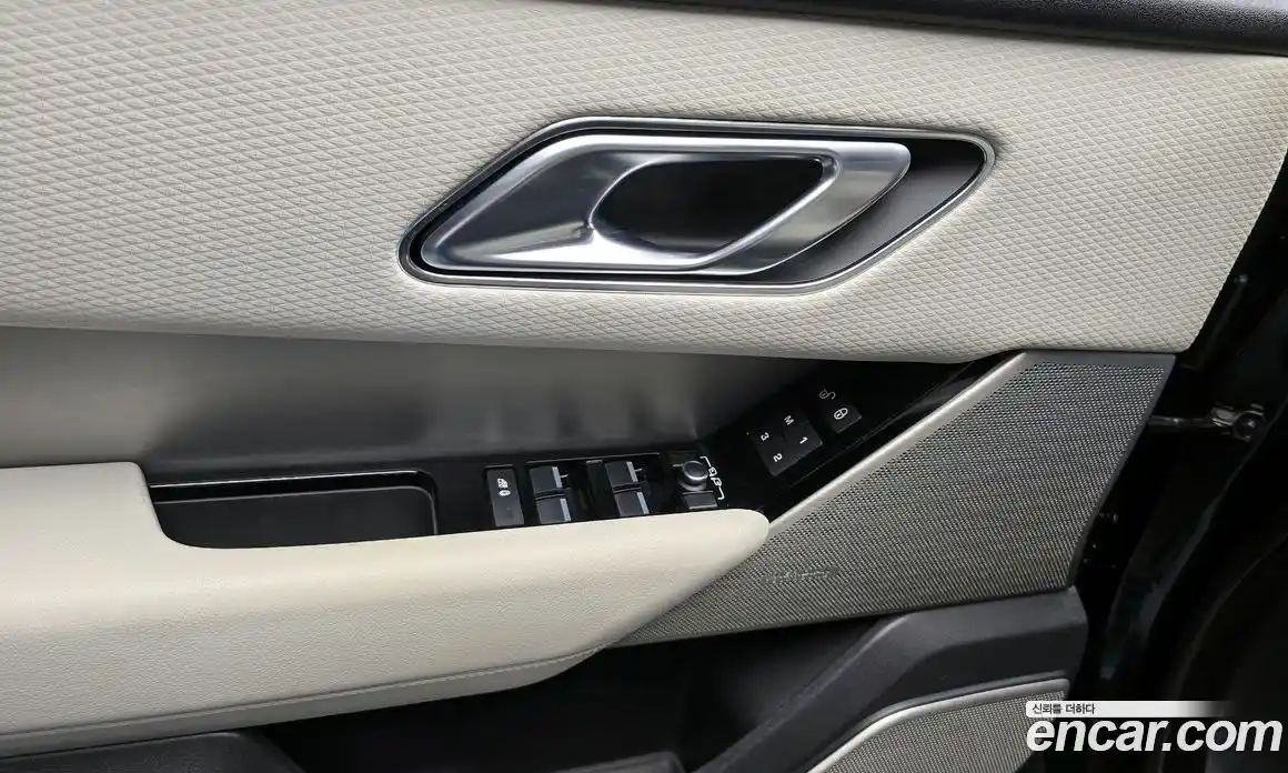 Land Rover Range-Rover Velar 2019 3.0 гидро в Москве № 1619654, фото 32