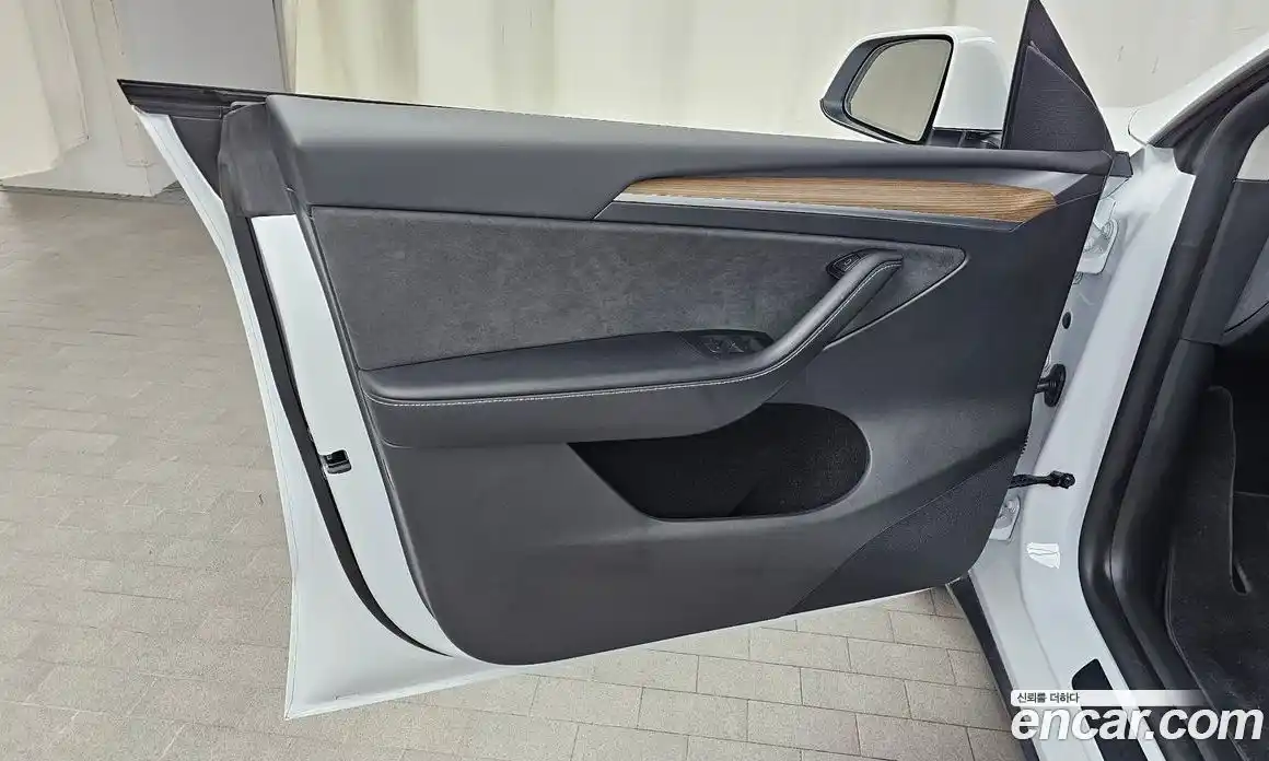 Tesla Model Y 2024 0.2 гидро, фото 14