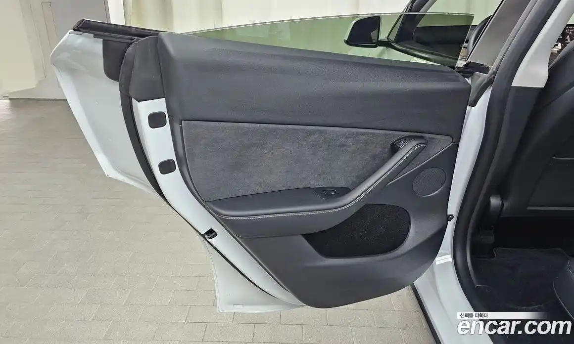 Tesla Model Y 2024 0.2 гидро, фото 15