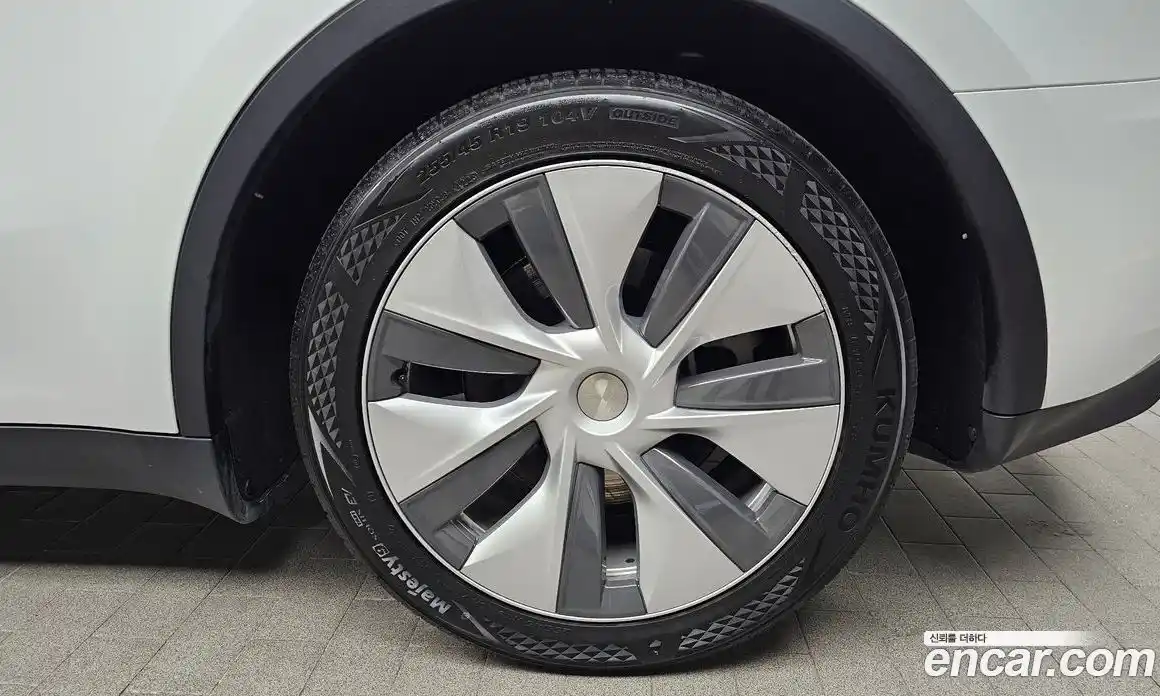 Tesla Model Y 2024 0.2 гидро, фото 7