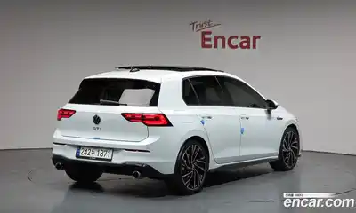 Volkswagen Golf, 2024