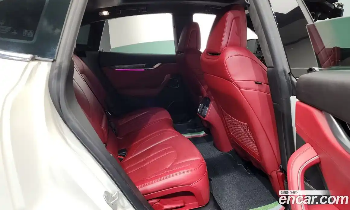 Maserati Levante 2018 3.0 гидро, фото 16