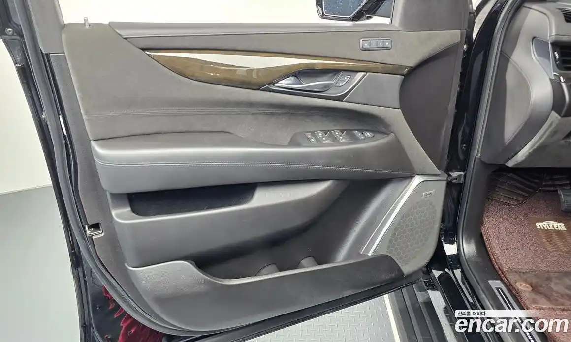 Cadillac Escalade 2019 6.2 гидро в Москве № 1695713, фото 13
