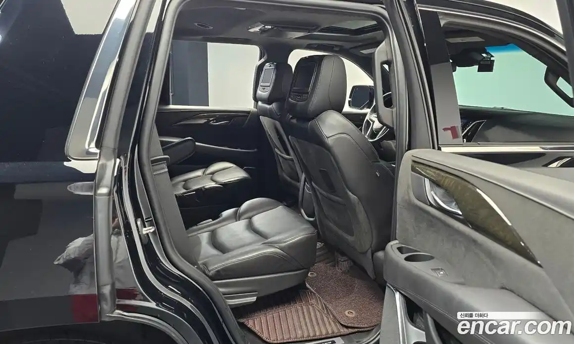 Cadillac Escalade 2019 6.2 гидро в Москве № 1695713, фото 16