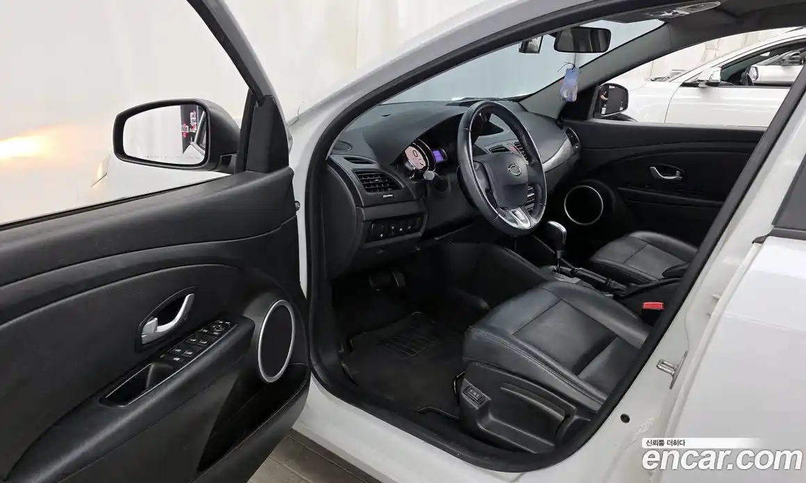 Renault SM3 2017 1.6 гидро в Москве № 1761163, фото 13
