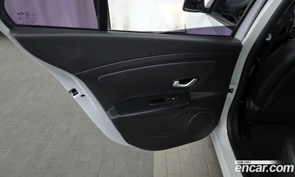 Renault SM3 2017 1.6 гидро в Москве № 1761163, фото 15