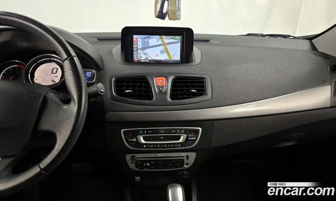 Renault SM3 2017 1.6 гидро в Москве № 1761163, фото 19