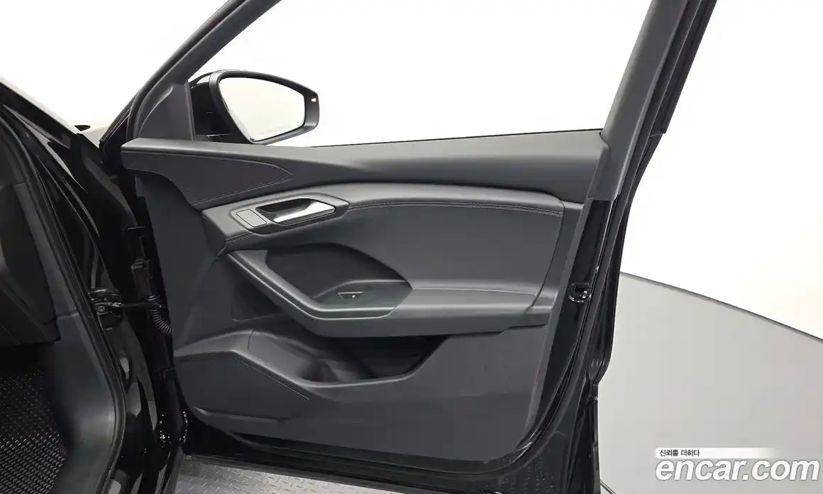 Audi Q6 e-tron 2025 0.2 гидро в Москве № 1762890, фото 14