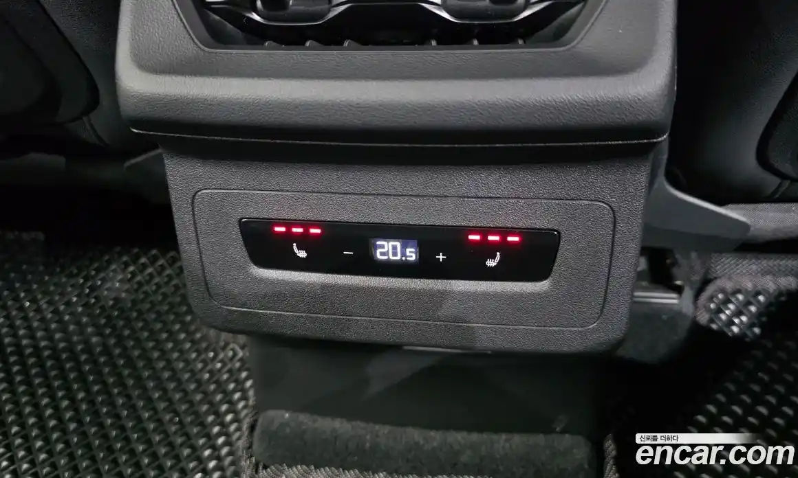 Audi Q6 e-tron 2025 0.2 гидро в Москве № 1762890, фото 24