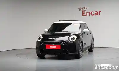 Mini Cooper 2024 2.0 гидро в Москве № 1764296, миниатюра 2
