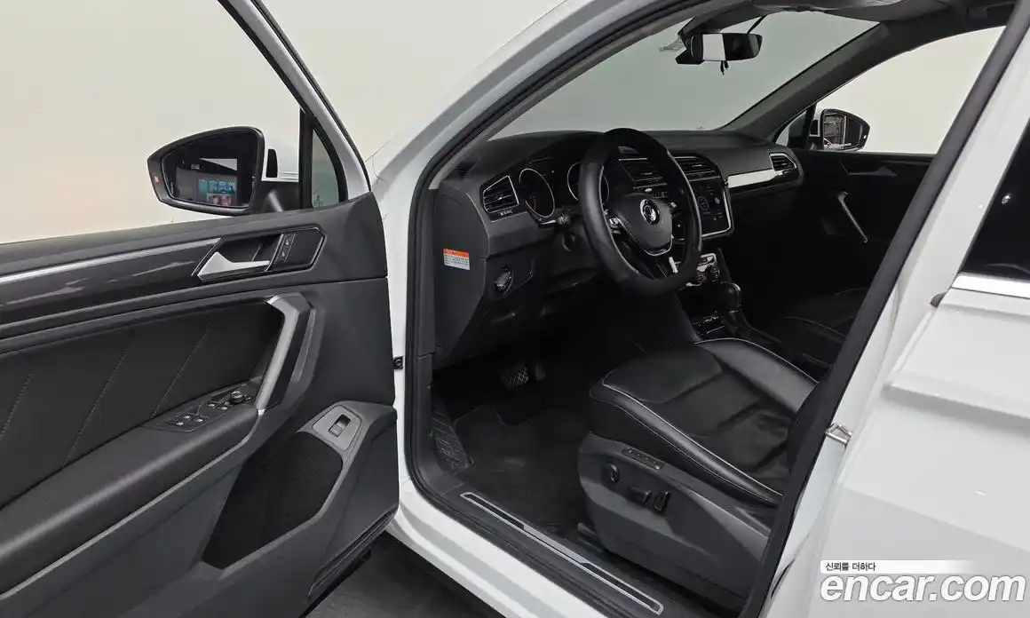 Volkswagen Tiguan 2018 2.0 гидро в Москве № 1765191, фото 13