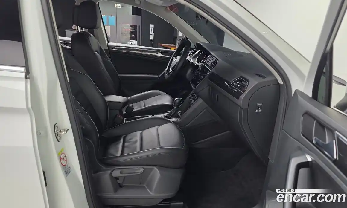 Volkswagen Tiguan 2018 2.0 гидро в Москве № 1765191, фото 17