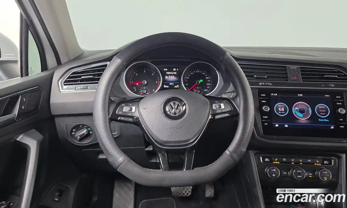 Volkswagen Tiguan 2018 2.0 гидро в Москве № 1765191, фото 19