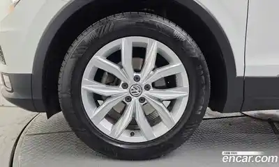 Volkswagen Tiguan 2018 2.0 гидро в Москве № 1765191, миниатюра 5