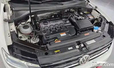 Volkswagen Tiguan 2018 2.0 гидро в Москве № 1765191, миниатюра 6