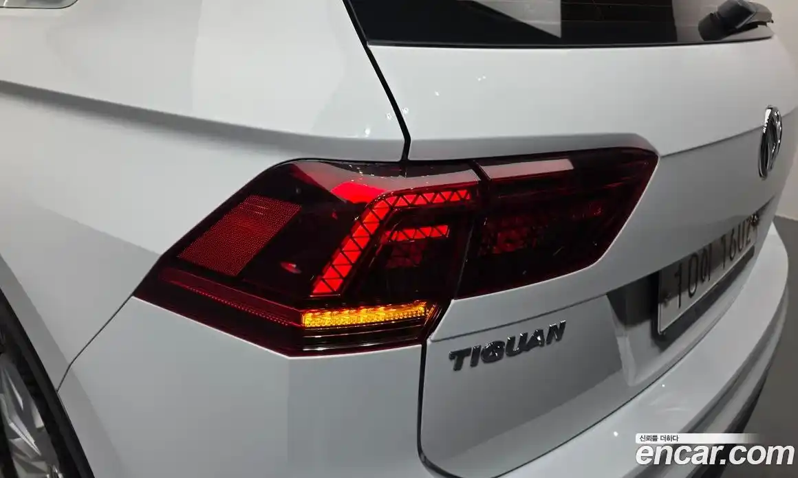Volkswagen Tiguan 2018 2.0 гидро в Москве № 1765191, фото 9