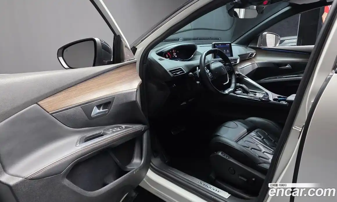Peugeot 5008 2022 2.0 гидро в Москве, фото 13