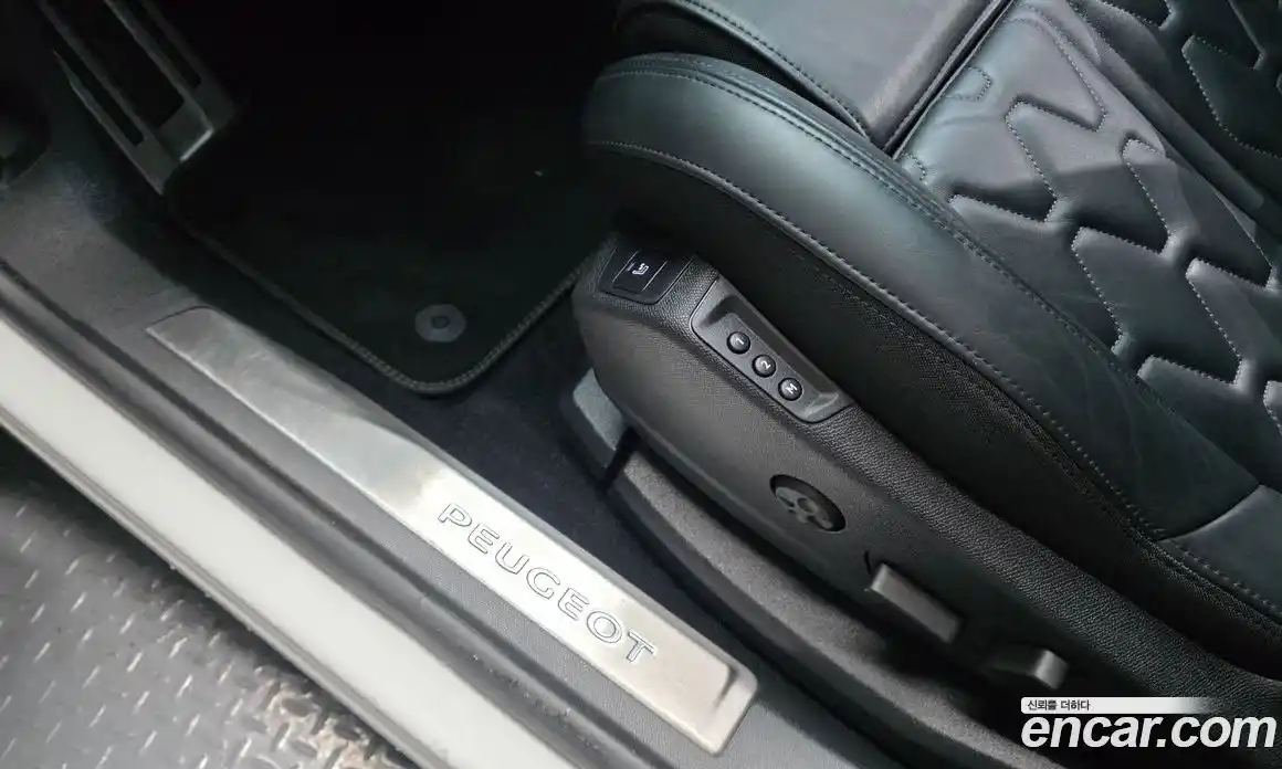 Peugeot 5008 2022 2.0 гидро в Москве, фото 32